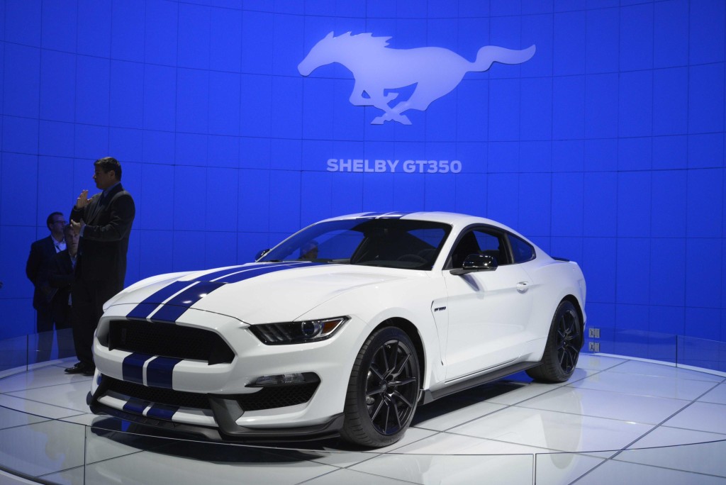 ford-shelby-gt350-mustang-looks-even-meaner-in-the-flesh-los-angeles-live-photos_1