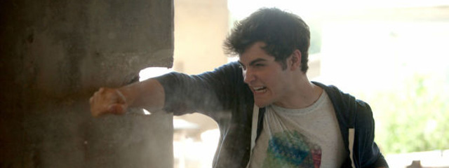 max-steel-breaks-wall